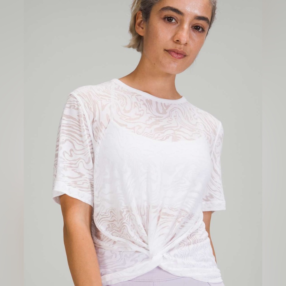 Lululemon Crescent Tee Veil White Size 8 Sheer